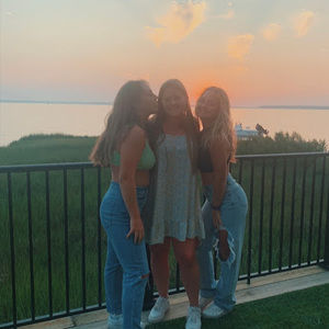 Meet your Posher, Joella